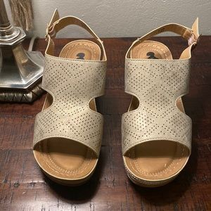 GC WEDGES SANDALS